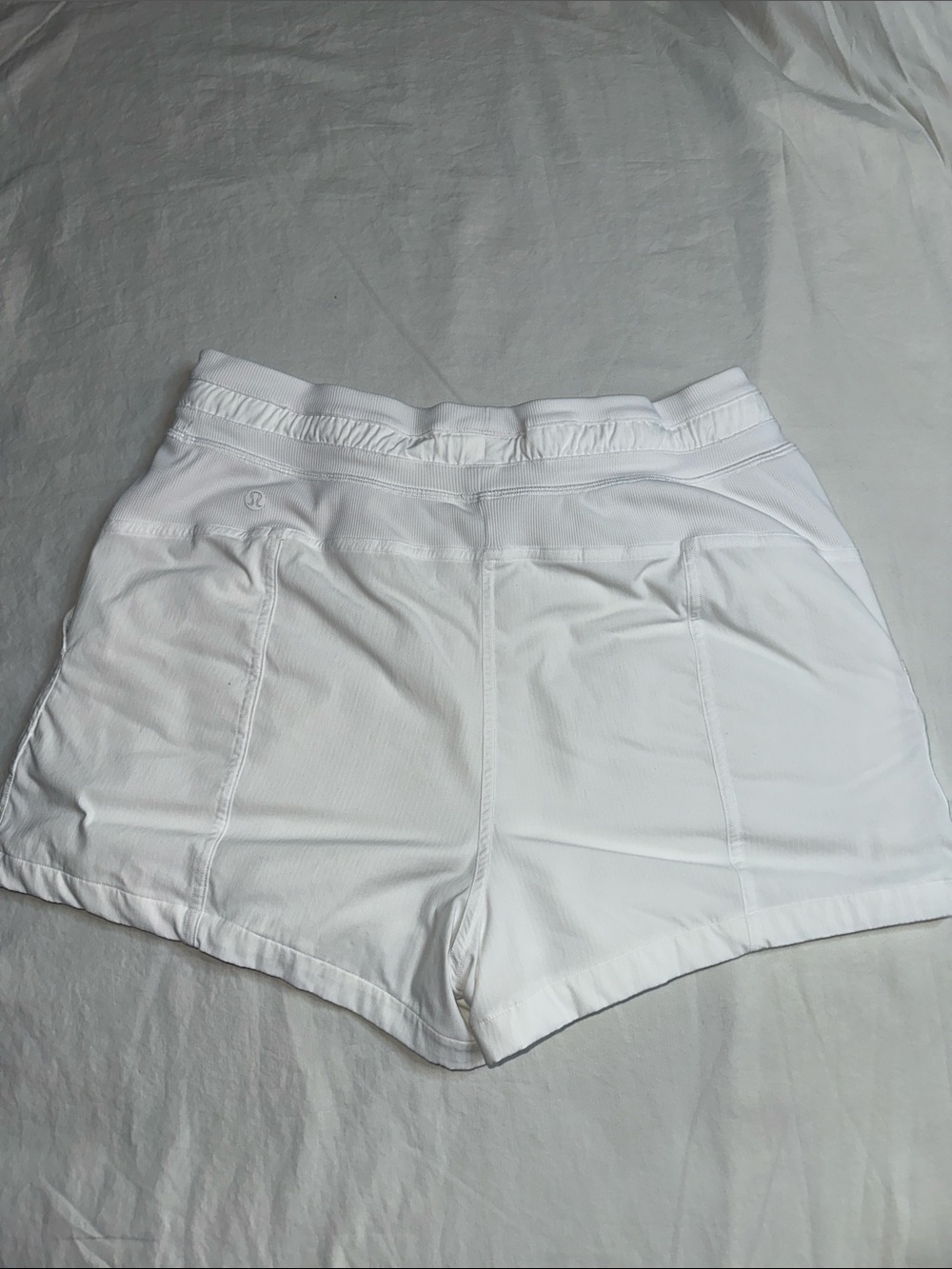 Lululemon Dance Studio High-Rise Short 3.5" Size 8 - Picture 6 of 11